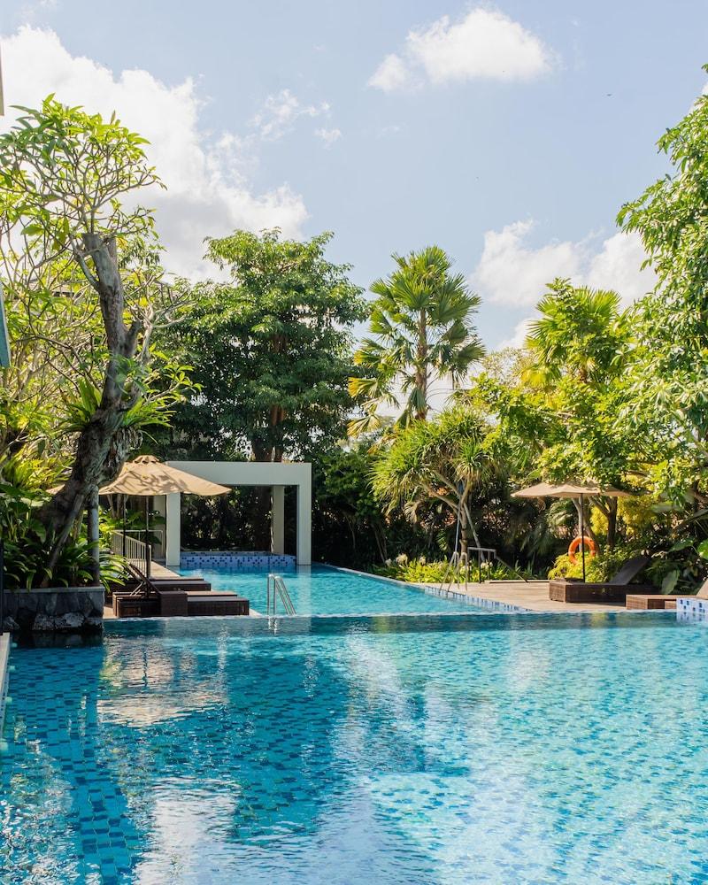 Royal Kamuela Villas & Suites At Monkey Forest Ubud (Adults Only) Экстерьер фото The swimming pool at the resort