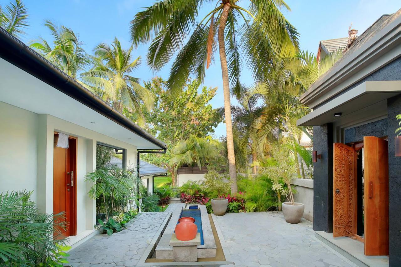 Royal Kamuela Villas & Suites At Monkey Forest Ubud (Adults Only) Экстерьер фото The resort's main lobby